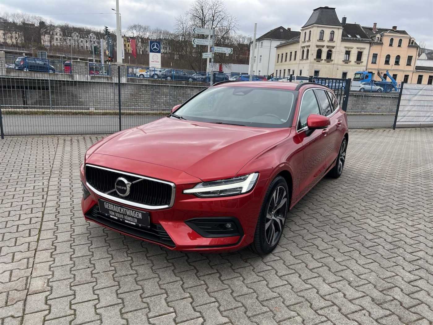 Volvo  B4 (D) Core *AHZV* 1.428 € Rabatt bei Fin.