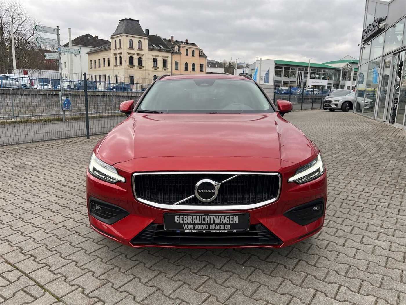 Volvo  B4 (D) Core *AHZV* 1.428 € Rabatt bei Fin.